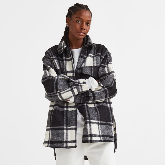 H&M plaid shacket 🖤 - Picture 3 of 5